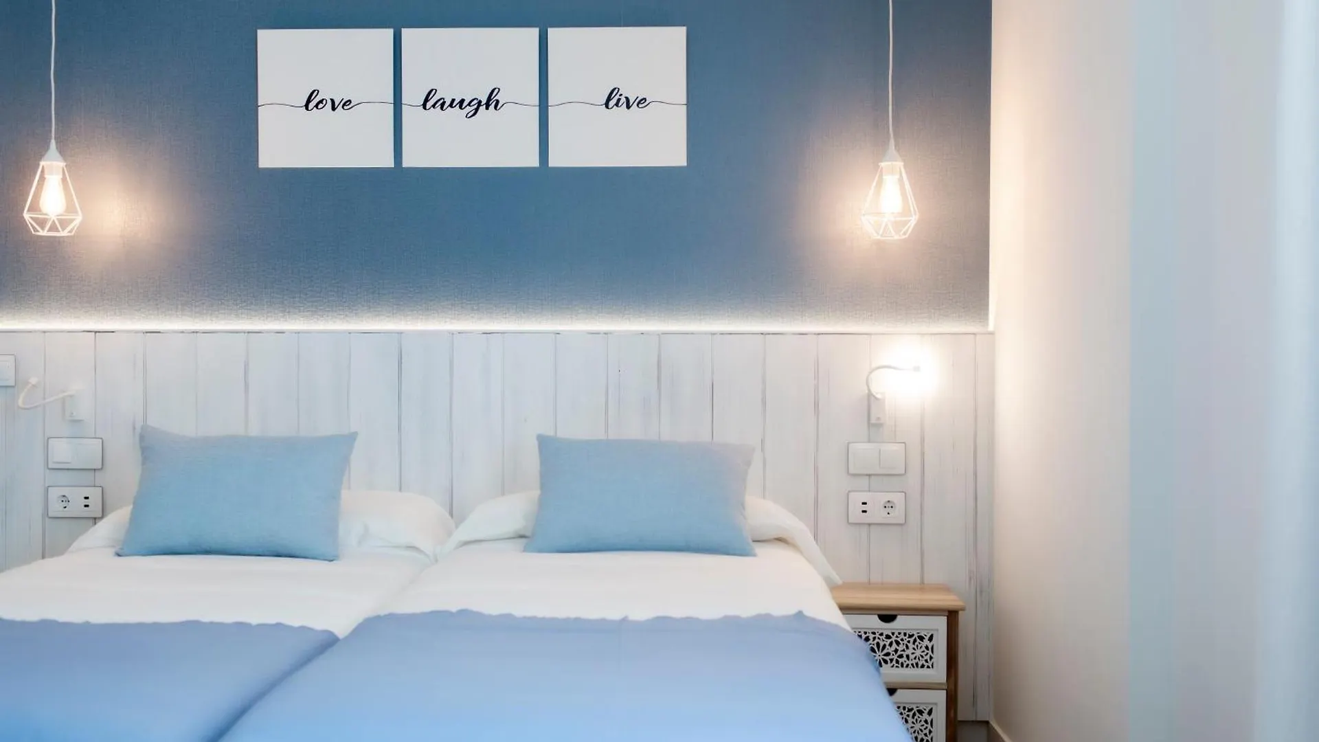 Nerja Casual Rooms Konukevi