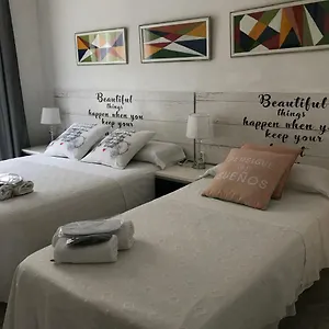 hostal-aribau.catalonia-hotels.com/