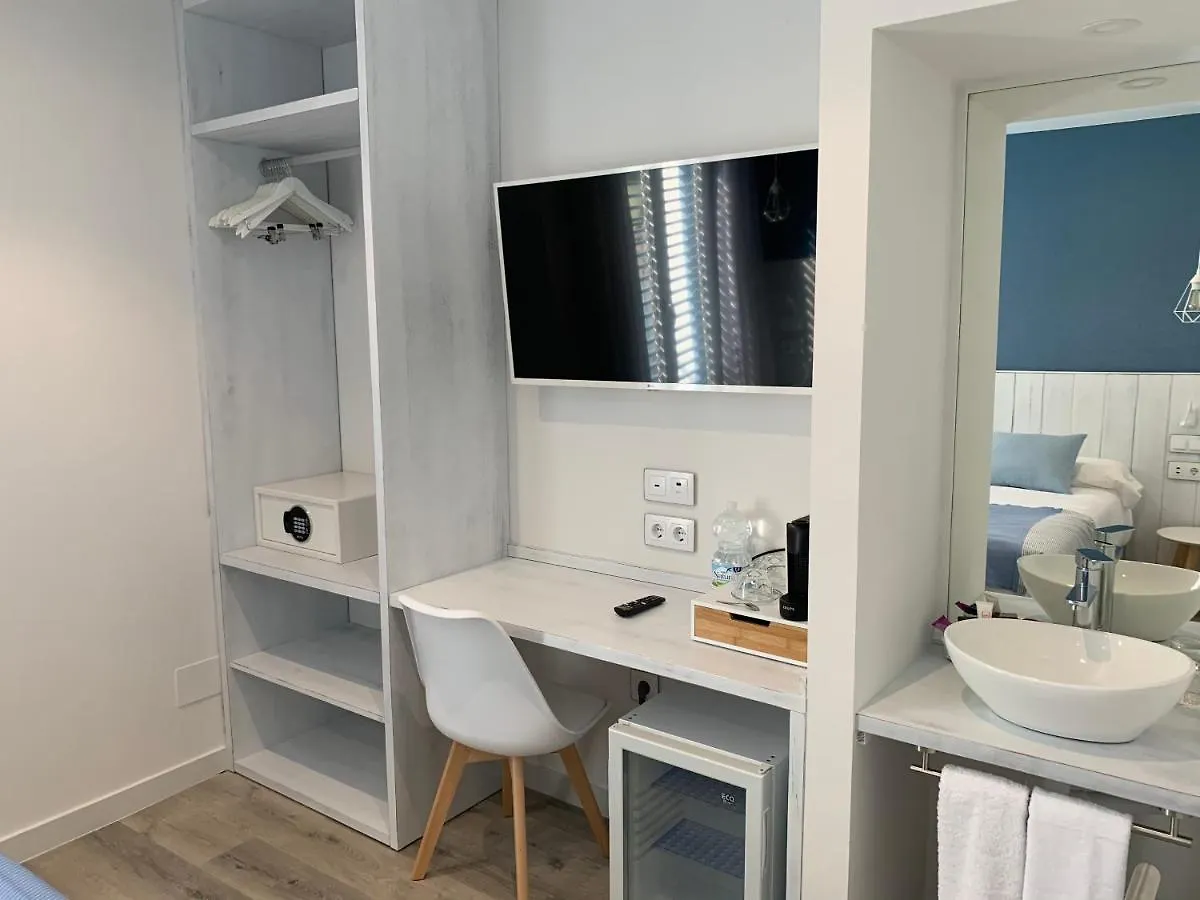 Πανσιόν Nerja Casual Rooms